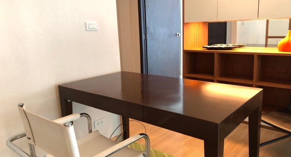 For rent 2 bedrooms condo in Pathum Wan, Bangkok