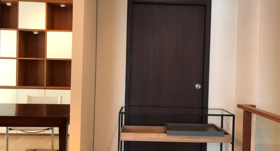 For rent 2 bedrooms condo in Pathum Wan, Bangkok