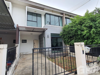 For sale 3 bedrooms townhouse in Min Buri, Bangkok