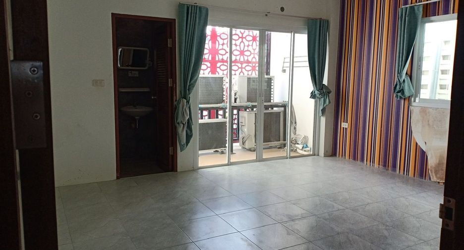 For sale 6 bedrooms townhouse in Mueang Phuket, Phuket
