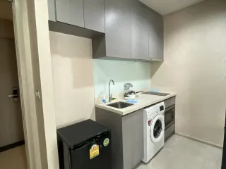 Wohnung zur Miete mit Studio in Khlong Toei, Bangkok