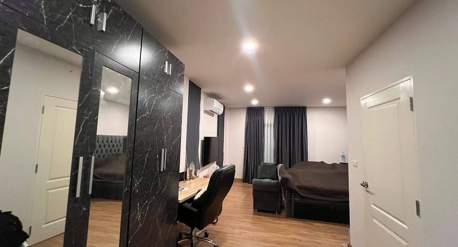For rent 4 bedrooms house in Don Mueang, Bangkok
