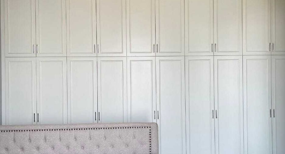 For rent 3 bedrooms condo in Bang Kho Laem, Bangkok