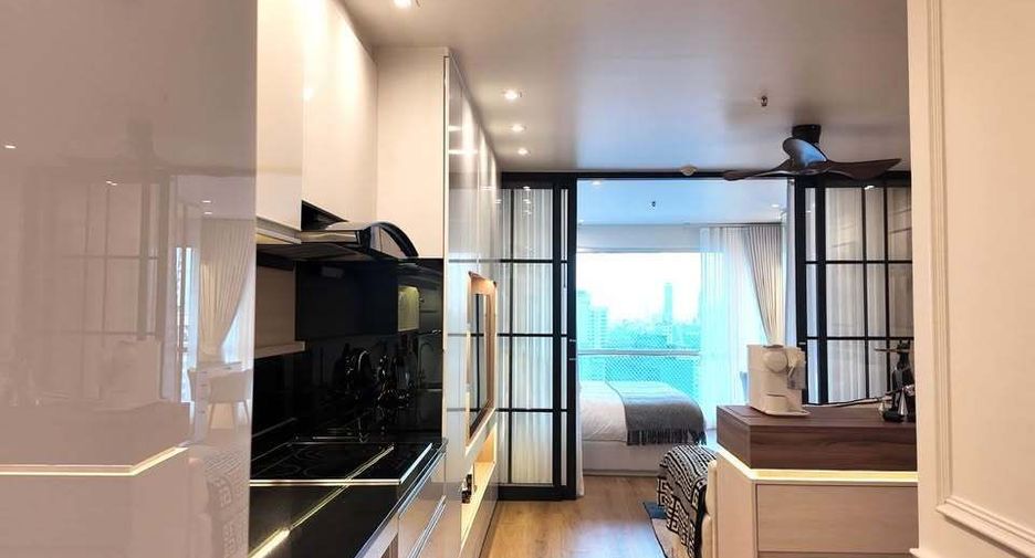 For sale 1 bed condo in Watthana, Bangkok