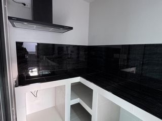 For rent 2 bedrooms townhouse in Saphan Sung, Bangkok