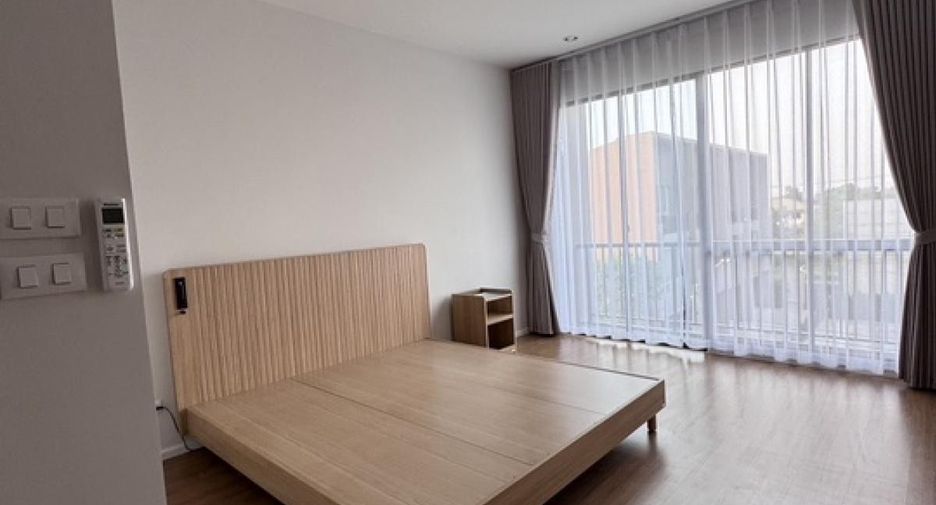 For rent 2 ベッドルーム townhouse in Saphan Sung, Bangkok