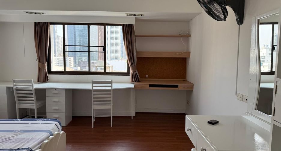 Condo en venta y en alquiler de 3 habitaciones en Watthana, Bangkok