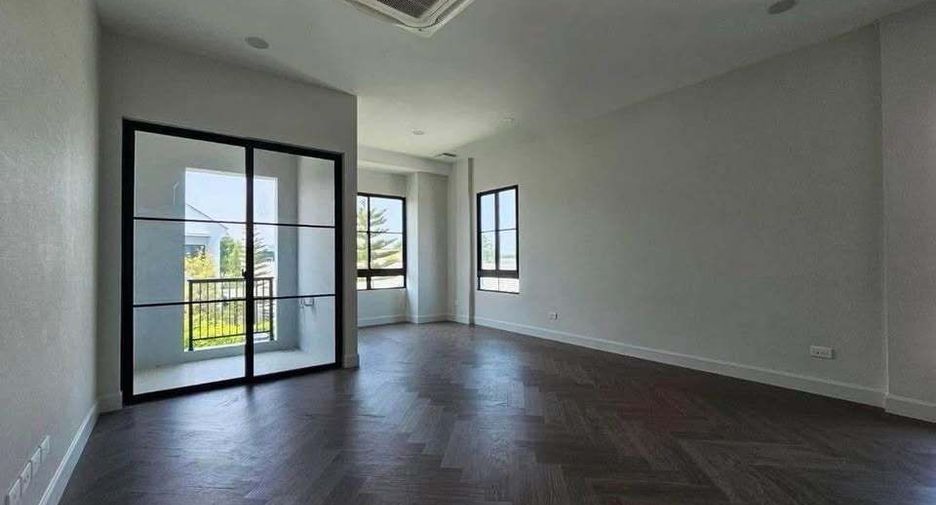 Haus zur Miete mit 4 Zimmer in Taling Chan, Bangkok