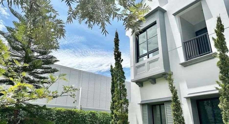 Haus zur Miete mit 4 Zimmer in Taling Chan, Bangkok