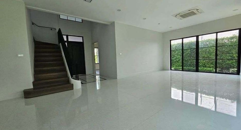Haus zur Miete mit 4 Zimmer in Taling Chan, Bangkok