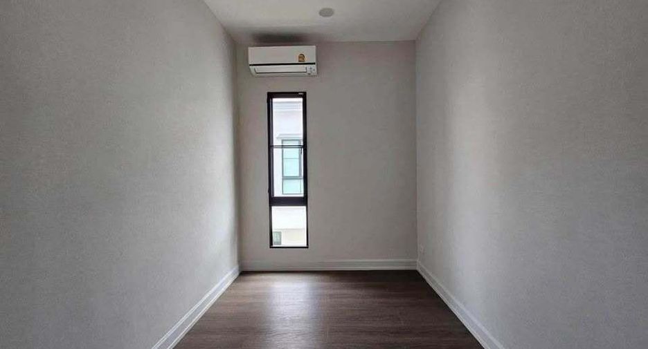 Haus zur Miete mit 4 Zimmer in Taling Chan, Bangkok