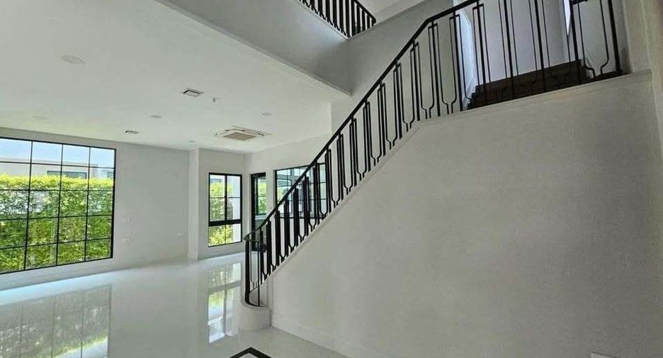 Haus zur Miete mit 4 Zimmer in Taling Chan, Bangkok