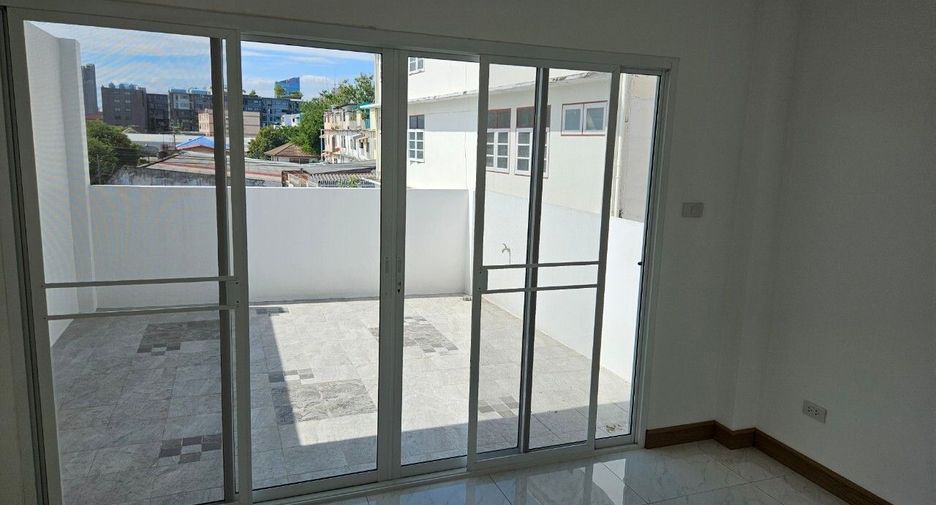 For rent 6 bedrooms office in Phra Khanong, Bangkok