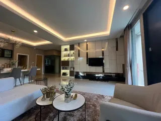 出租 4 卧室 独立屋 在 Lat Krabang, 曼谷