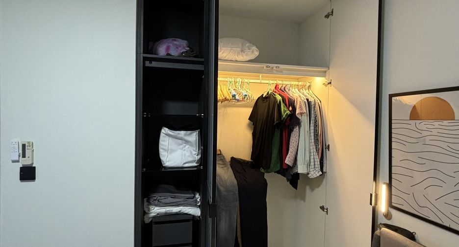 Wohnung zur Miete mit Studio in Khlong San, Bangkok