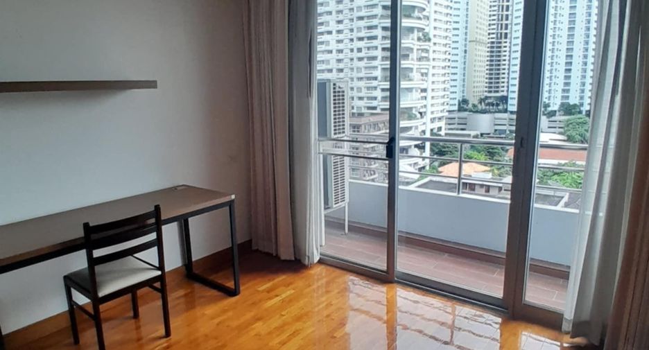 For rent 3 bedrooms condo in Khlong Toei, Bangkok