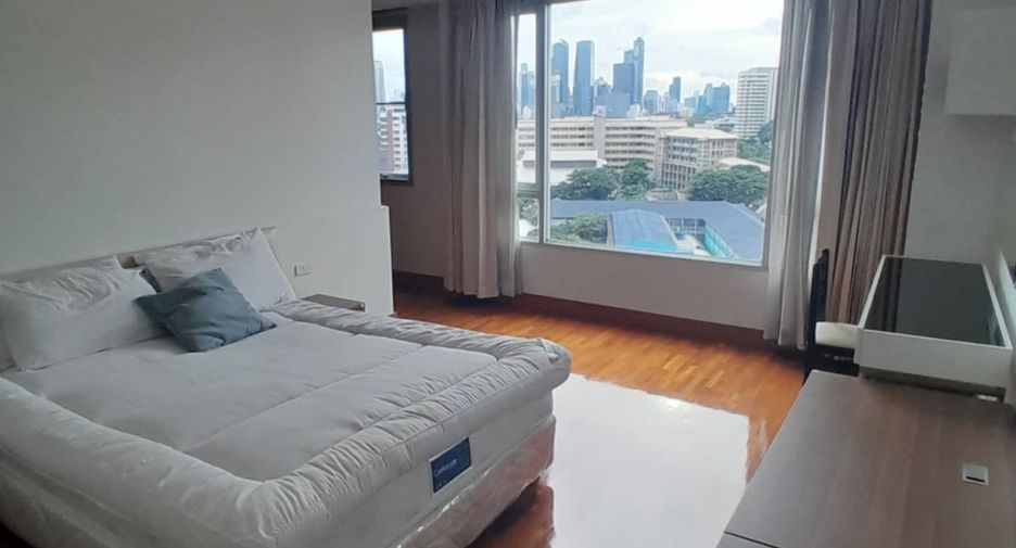 For rent 3 bedrooms condo in Khlong Toei, Bangkok
