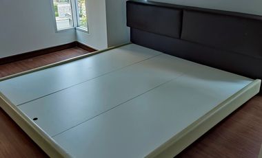 Condo en venta de 2 habitaciones en Phra Khanong, Bangkok