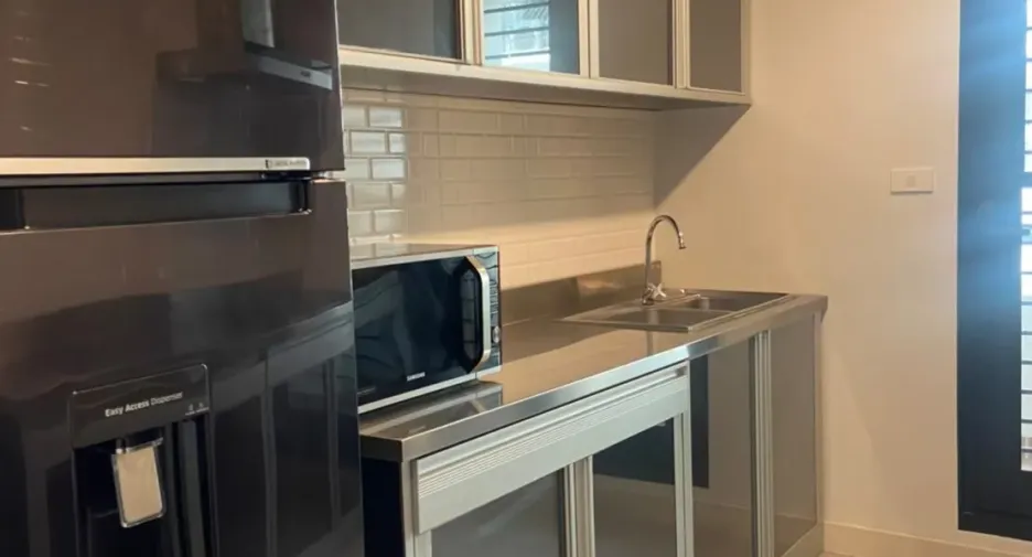For rent 3 bedrooms condo in Watthana, Bangkok