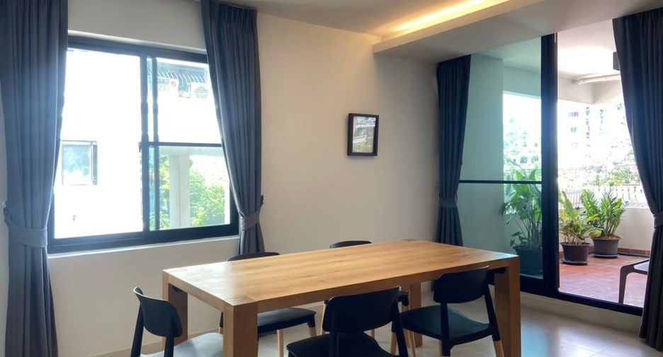 For rent 3 bedrooms condo in Watthana, Bangkok