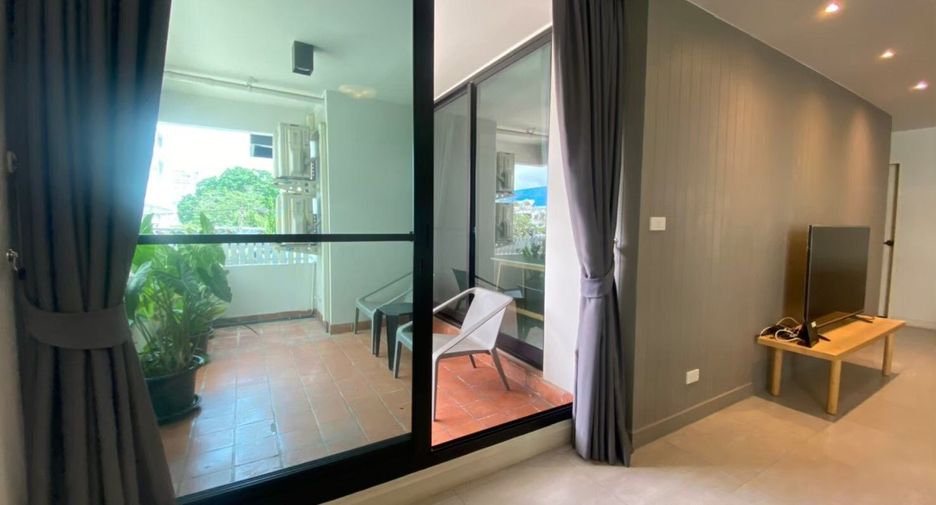 For rent 3 bedrooms condo in Watthana, Bangkok
