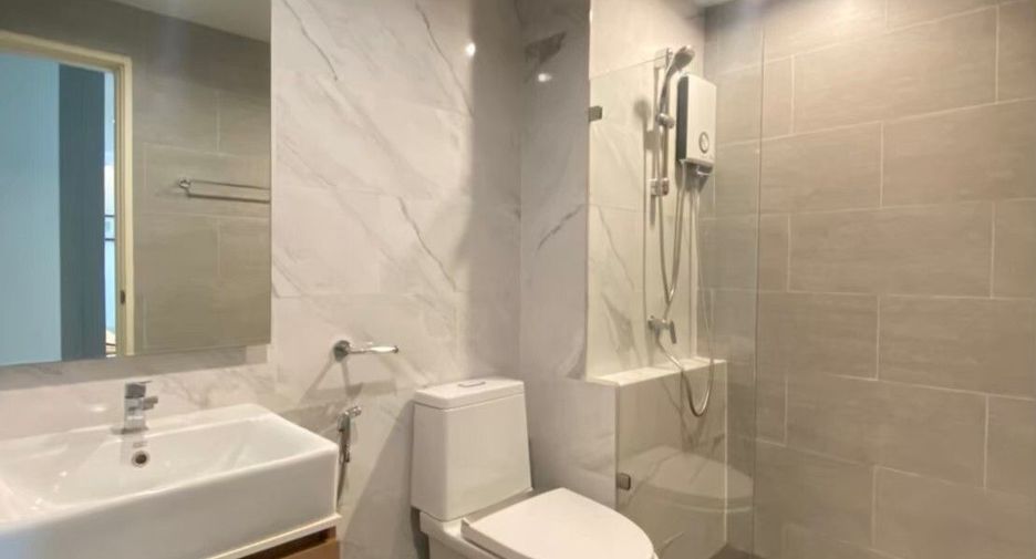For rent 3 bedrooms condo in Watthana, Bangkok