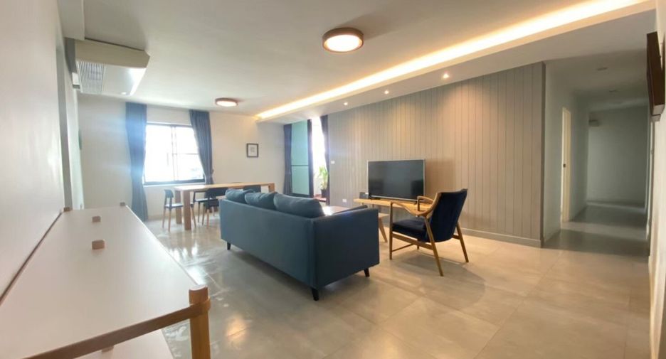 For rent 3 bedrooms condo in Watthana, Bangkok