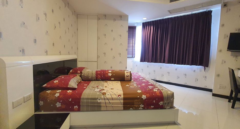 For rent 2 bedrooms condo in Bang Na, Bangkok