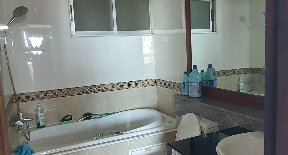 For rent 2 bedrooms condo in Bang Na, Bangkok