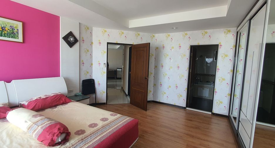 For rent 2 bedrooms condo in Bang Na, Bangkok