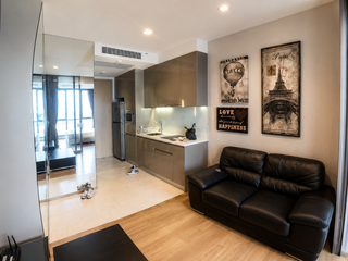 À vendre 1 chambre condo à Khlong Toei, Bangkok