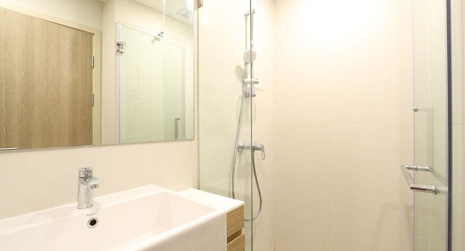 For sale 1 bed condo in Khlong Toei, Bangkok