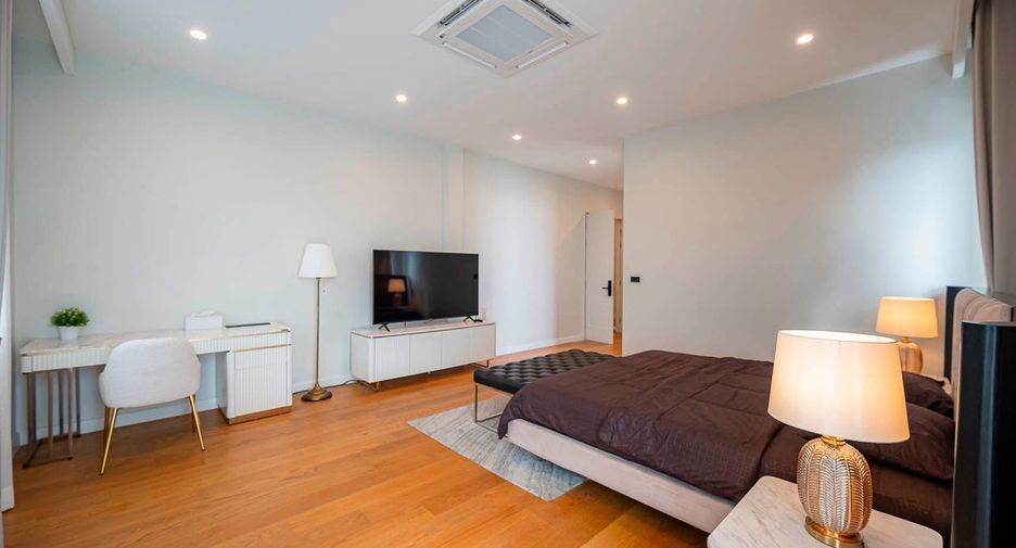 For rent 6 bedrooms house in Saphan Sung, Bangkok