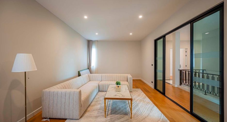 For rent 6 bedrooms house in Saphan Sung, Bangkok