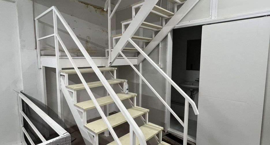 For rent 1 bed retail Space in Watthana, Bangkok