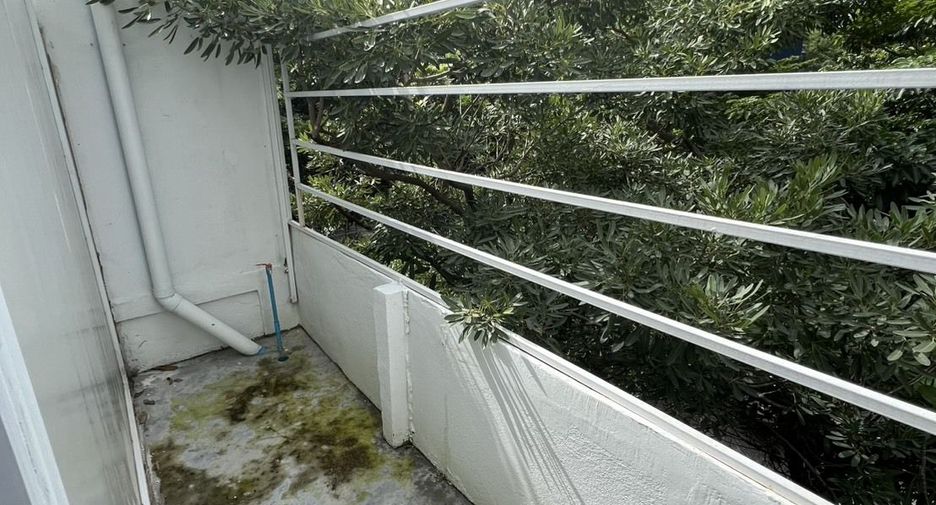 For rent 1 bed retail Space in Watthana, Bangkok