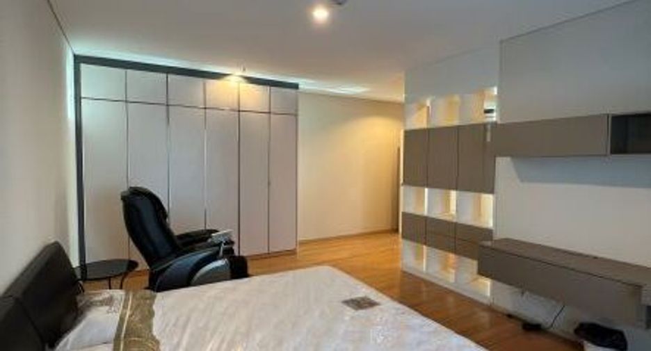 For sale and for rent 2 bedrooms condo in Watthana, Bangkok