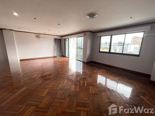 For rent 3 bedrooms apartment in Watthana, Bangkok