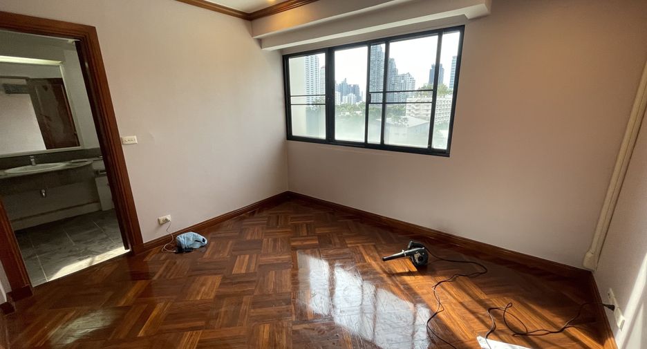 Apartamento en alquiler de 3 habitaciones en Watthana, Bangkok