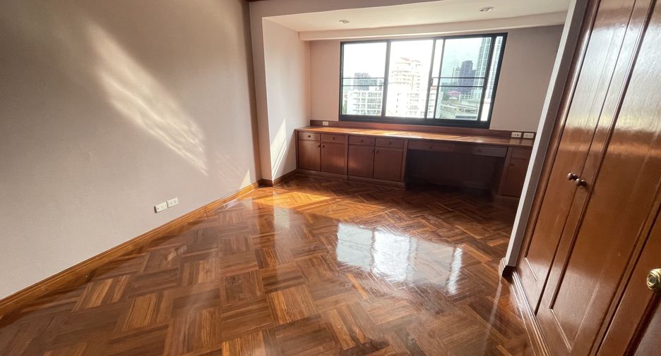 Apartamento en alquiler de 3 habitaciones en Watthana, Bangkok