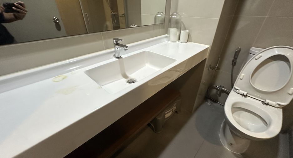 For rent studio condo in Phra Khanong, Bangkok