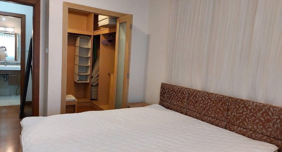 For sale 1 Beds condo in Phra Khanong, Bangkok