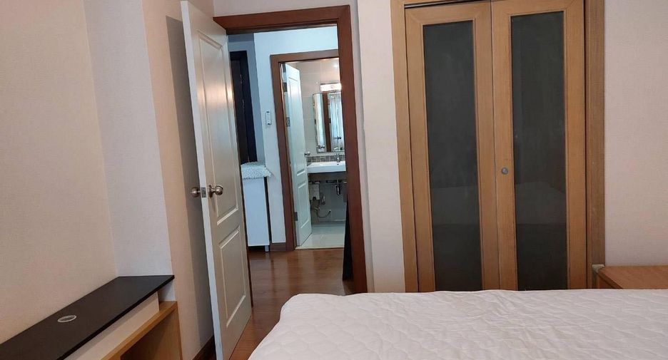 For sale 1 Beds condo in Phra Khanong, Bangkok