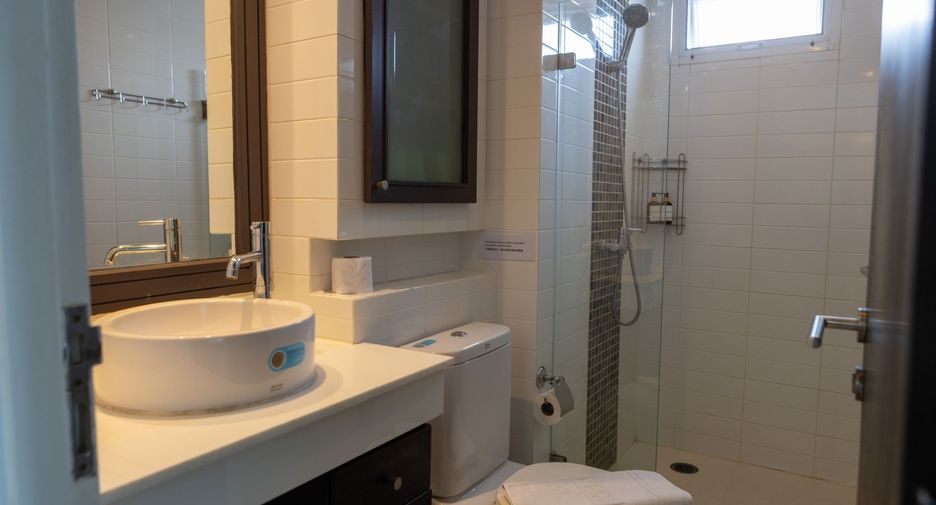 For rent 2 bedrooms apartment in Watthana, Bangkok