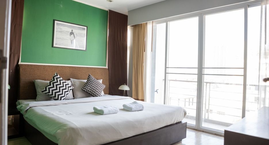 For rent 2 bedrooms apartment in Watthana, Bangkok