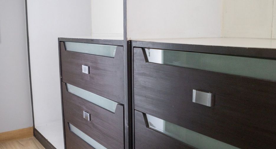 For rent 2 bedrooms apartment in Watthana, Bangkok