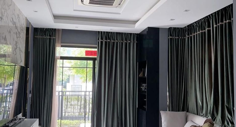 For rent 4 bedrooms villa in Khan Na Yao, Bangkok