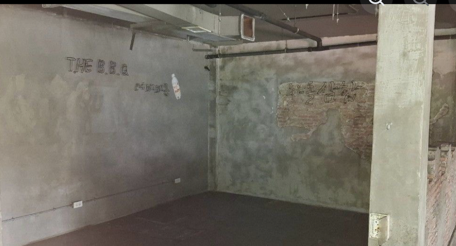 Gewerbefläche zum Kauf und zur Miete in Watthana, Bangkok