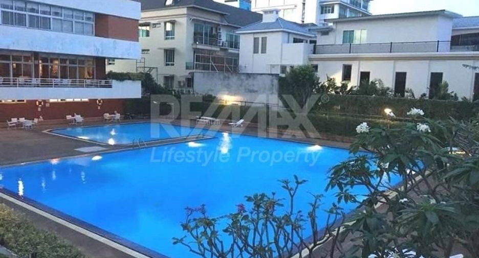 For rent 3 bedrooms condo in Watthana, Bangkok
