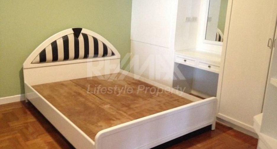 For rent 3 bedrooms condo in Watthana, Bangkok
